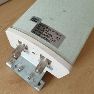 17dBi Gain Microwave Outdoor Directional Panel Antenna Operating Wavelength