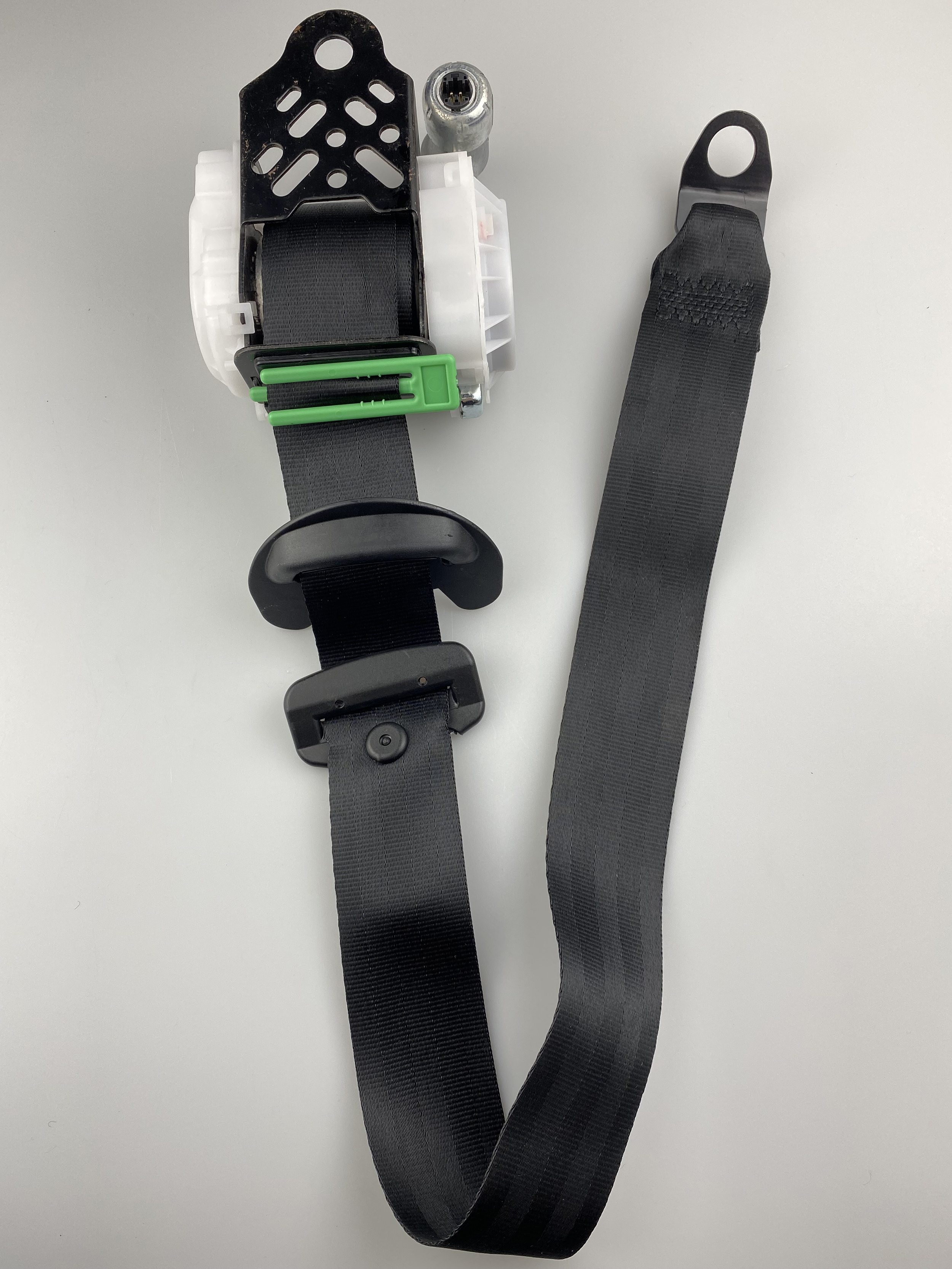 Three-Point Seat Belt Assembly for KIA K2 with 3.30-3.50m Black Webbing and Emergency Locking Retractor