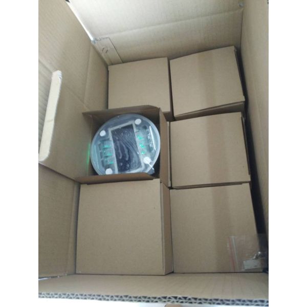 Round solar dock light High luminous intensity white solar road stud 2