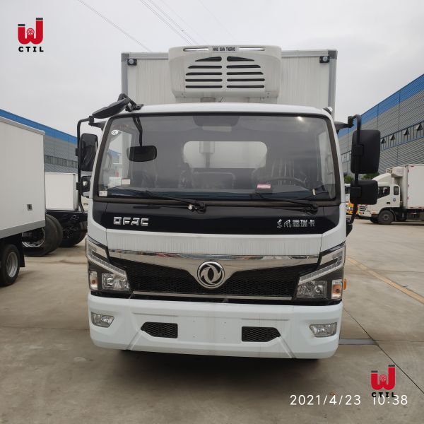 Buy CCC Manual Freezer Box Truck 10t Small Reefer Van at wholesale prices