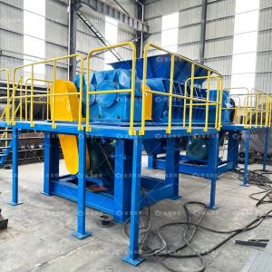 1000-1500 kg/h Output Capacity 22 kW Power Automatic Double Shaft Metal Shredder