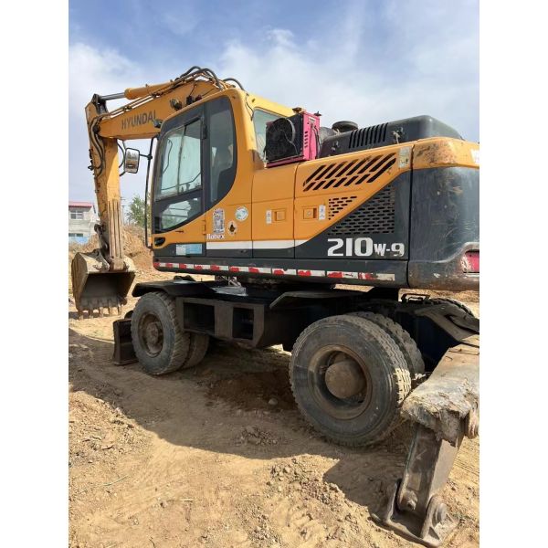Second Hand Hyundai 210-9 Wheeled Excavator In Good Condition, Welcome To Inquire