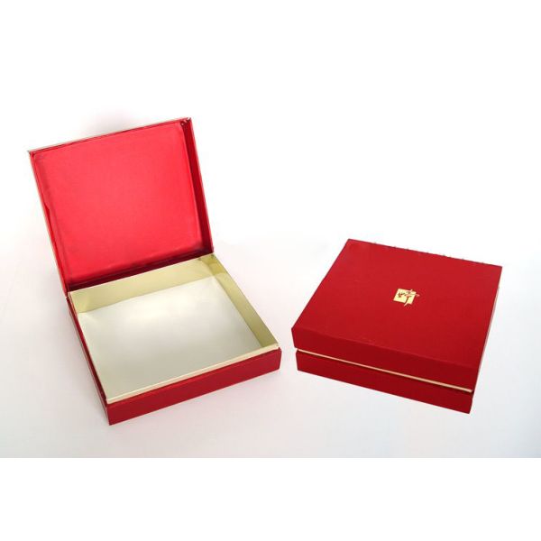 Buy Personalized Red Presentation Gift Paper Cardboard Boxes Packaging With Lid at wholesale prices