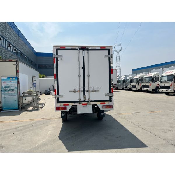 Factory Promotion Refrigerator Truck Customized Cold Special Freezer Foton Xiangling V1 116HP 4X2 2.8M Box Refrigerated Truck