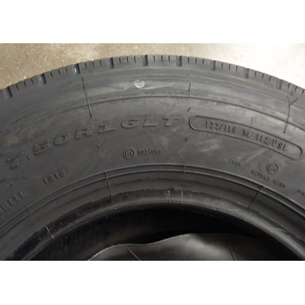 High Durability Tyres For Trucks And Buses 7.50R16LT Natural Rubber Materials