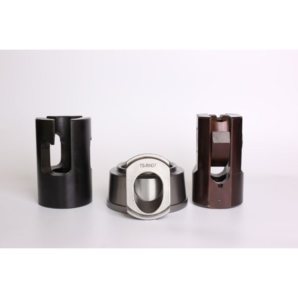 Buy Fluid End Parts Drilling Rig Mud Pump Parts Equipped With Inner Sleeve Constructed From High Chromium Casting Iron Offering Long Term at wholesale prices