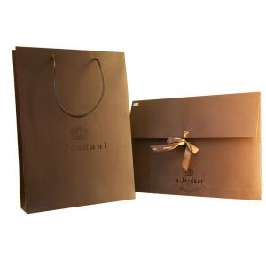 China Paper Eco friendly Reusable Carrier Bags With Plastic Rope Handle on sale