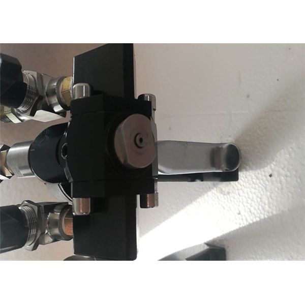 Durable Polyurea Spray Gun 24Mpa Max.Fluid Working Pressure Self Cleaning With