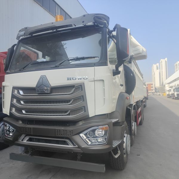 Buy SINOTRUK HOHAN 8×4 Tipper Dump Truck For Construction at wholesale prices