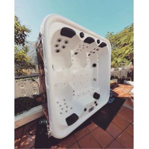 Freestanding Outdoor SPA Bathtub Air Jets Massage 5 Person SPA Hot Tub
