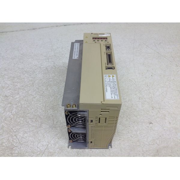 Yaskawa SGDM-30ADA AC SERVO AMPLIFIER 200-230V 17A 3KW 50/60HZ NEW