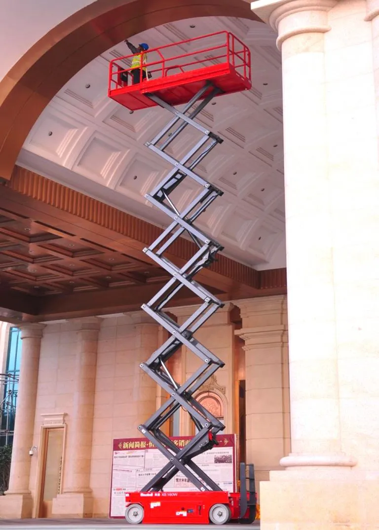 10m 12m 14m Self Propelled Electric Scissor Lift Platform for Outdoor Use