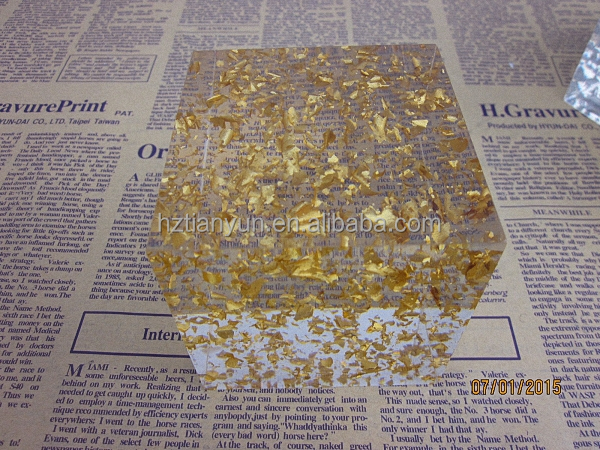 Artificial Transparent Flower Paperweight With Fragments / Chippings