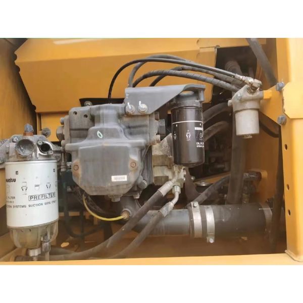 Used Komatsu PC210-8MO Crawler Excavator 21 Tons 2001-4000 Working Hours Japan