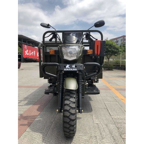 2022 200/250/300cc Tricycle Cargo Bike with Gasoline Engine and 2*1.3m Cargo Box Size