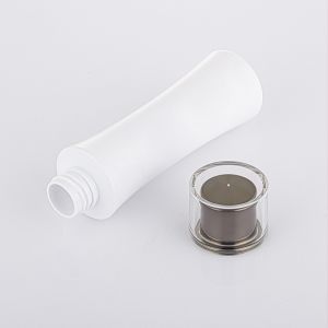 White Plastic Cosmetic Shampoo Lotion Bottle With Screw Cap