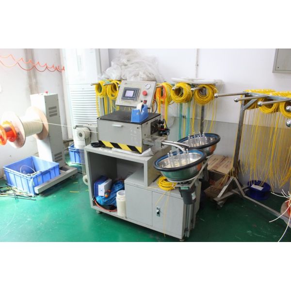 MPO/MTP Fan-out Patch Cord