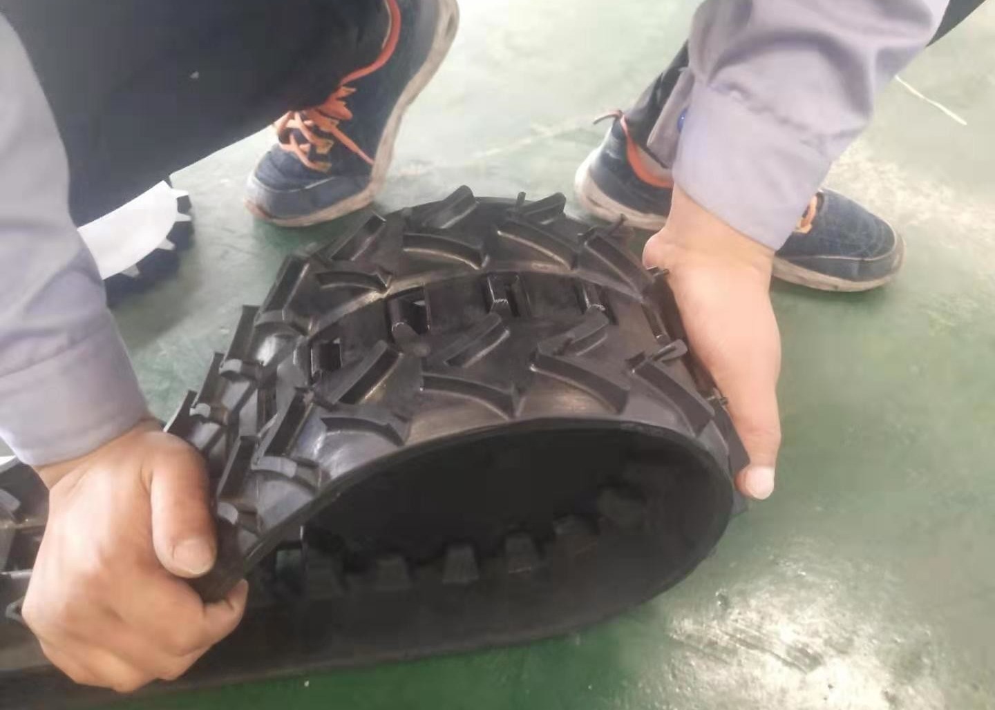 Mini Robot Rubber Tracks With Customized Wheels 123mm Width