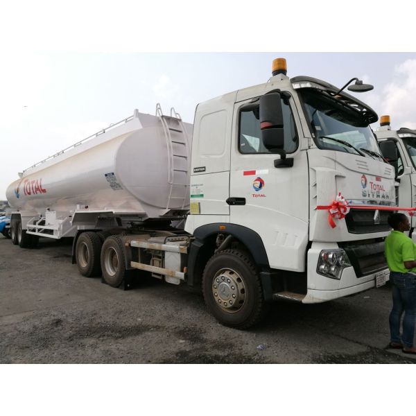 sinotruk tractor trucks howo 6x4 6x6 371hp 420hp 430hp LHD /RHD color optional economical with dump trailer heavy