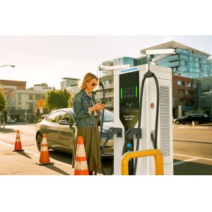 120kW EV Charger for Electric Vans | Interactive 10” Display & Auto Cable