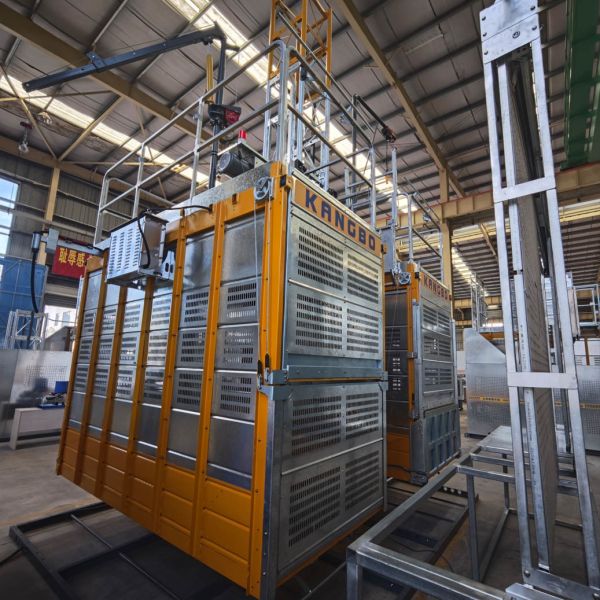 PLC Control With Frequency Converter Construction Hoist 120 Meters Lifting