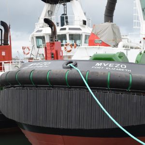 Heavy Duty Tug Boat Fenders Safety Elasticity For Berthing