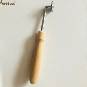 Beekeeper Beehive Tools Wooden Handle Spur Embedder With Small Gear For