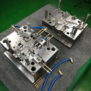 SPI-A1 Multi Cavity Submarine Gate Injection Molding