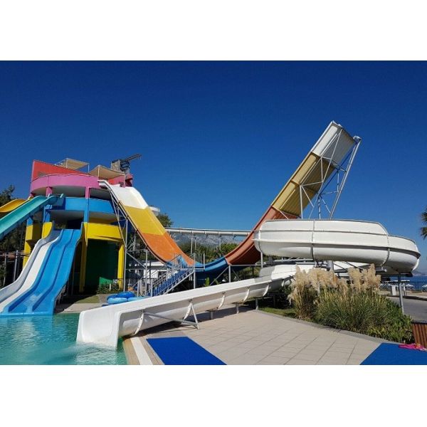 Customizable Platform Height Aqua Park Equipment Constructed with Top- Fiberglass Material