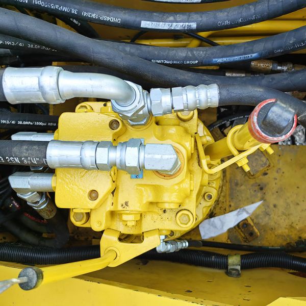 Secondhand Construction Engineering Used Komatsu Pc160-7 Excavator