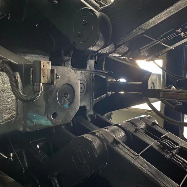 Used 320 Ton Haitian MA3200II Plastic bottle blow Injection Molding Machine