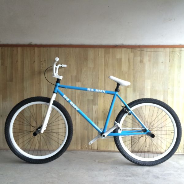 Street-Ready 18inch BMX Bike with Hi-Ten Steel Frame and USA OEM Aluminum Alloy Rims