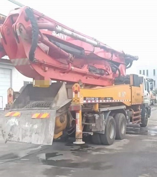 2012 46m Sy Concrete Pump on Isu. Zu Truck Concrete Boom Pump Heavy Equipment