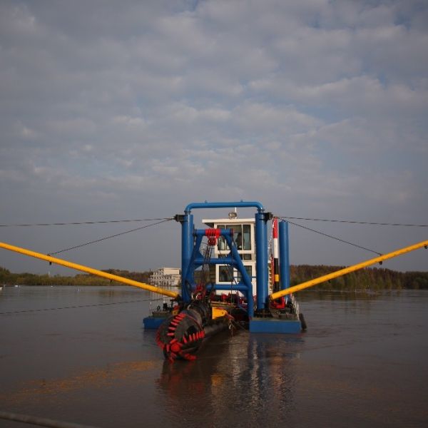 14 inch Model River Sand Dredging Machine For Various Dredging And Reclamation