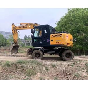 High Maneuverability Closed Cabin Construction Site Excavator Second Hand