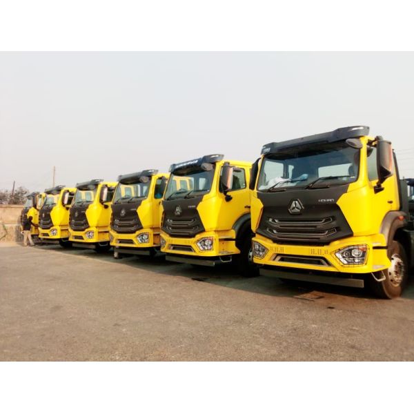sinotruk tractor trucks howo 6x4 6x6 371hp 420hp 430hp LHD /RHD color optional economical with dump trailer heavy