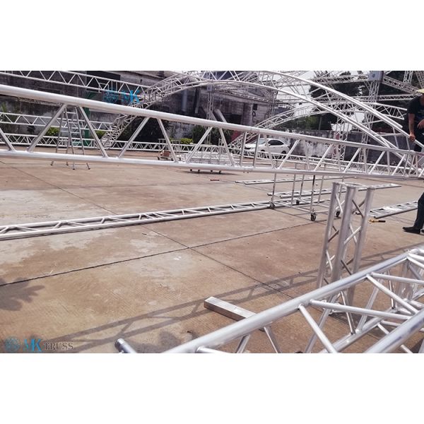 50*2mm Main Tube Portable Fast Deploying Stages Fixed Truss Structures with 20*2mm Brace Tube