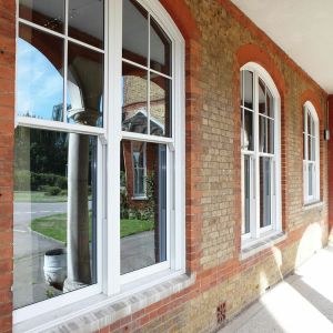 Simple European Style White Aluminium Sliding Windows For Residential