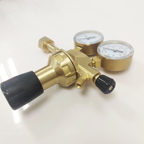 High Pressure Italy Type Heavy Duty Regulator with Duplex Gauge and ISO9001 Compliant
