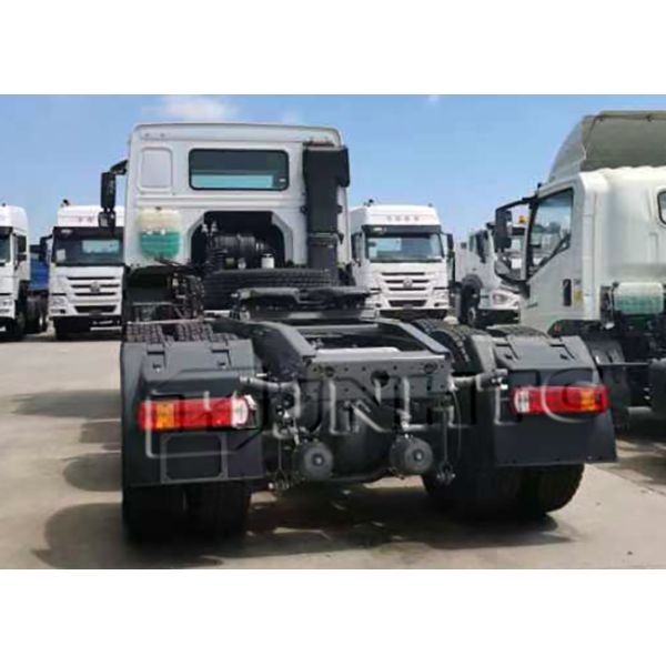 371HP Sinotruk Howo 6x4 25 Tons Diesel Tractor Truck With Trailer Head