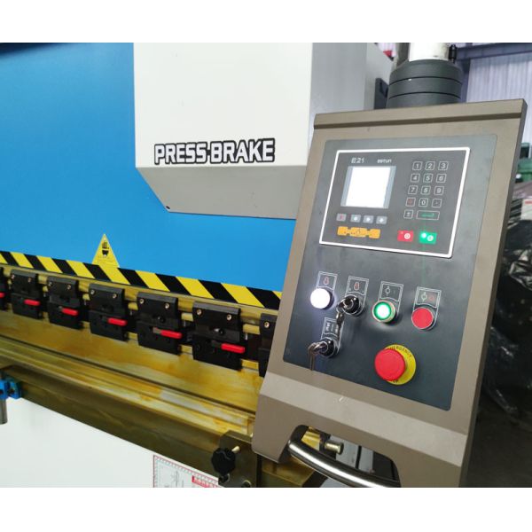 100T 2500mm 5mm Thick Torsion Bar Press Brake Sheet Metal Folding 7.5KW