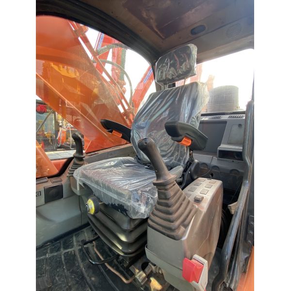 30 Ton Original Used Doosan DX300 Crawler Excavator With 1.27 m3 Bucket Capacity