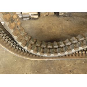 Excavator Rubber Kubota Replacement Tracks Lightweight With 84 Link