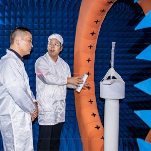 27 MHz CB Antenna Made of Aluminum Alloy with Maximum Power Input of 100 Watts