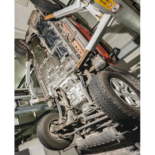 High- Skid Plate for Jeep Protect Your Engine Transmission Exhaust Pipe and Radiator