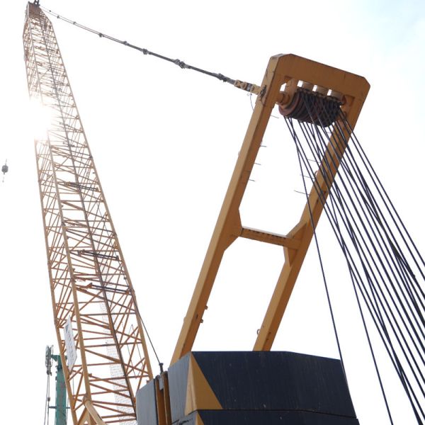 128/153kW 85T Used Crawler Crane 1.42km/H For Lifting Large Components