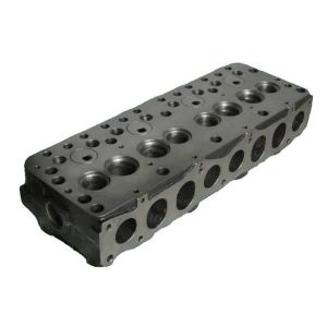 China Nissan SD25 Diesel Engine Cylinder Head Metal Material ISO / CE Certification on sale