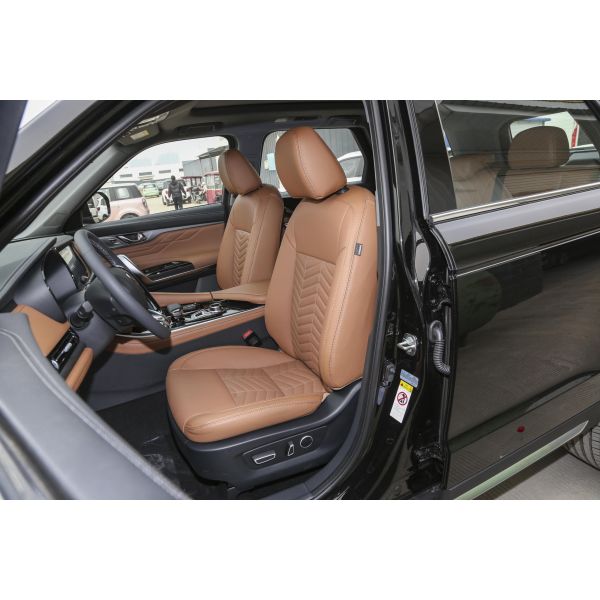 Changan CS95 Used Cars 2.0t Left Steering Two-Wheel Drive Large SUV Luxury Design Neat