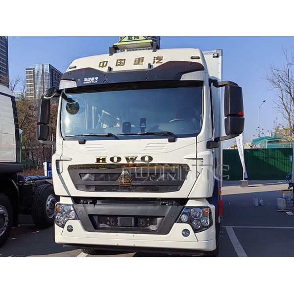 HOWO TX Explosive Dangerous Goods Transport And Delivery Truck For Sale