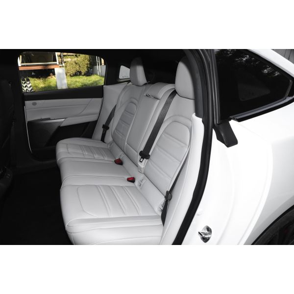 High Speed Pure Electric Sedan Dongfeng Yipai 007 5-door 5-seat Body Structure and 2915mm Wheelbase